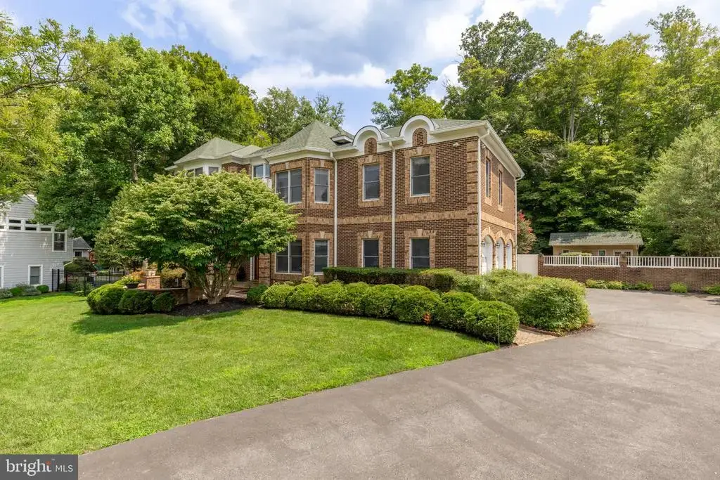 8505 Howell Rd, BETHESDA