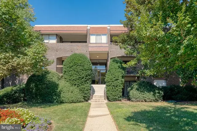 415 Christopher Ave #112, Gaithersburg