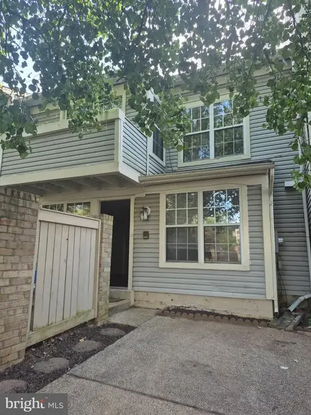 8802 Sturbridge Pl, Gaithersburg