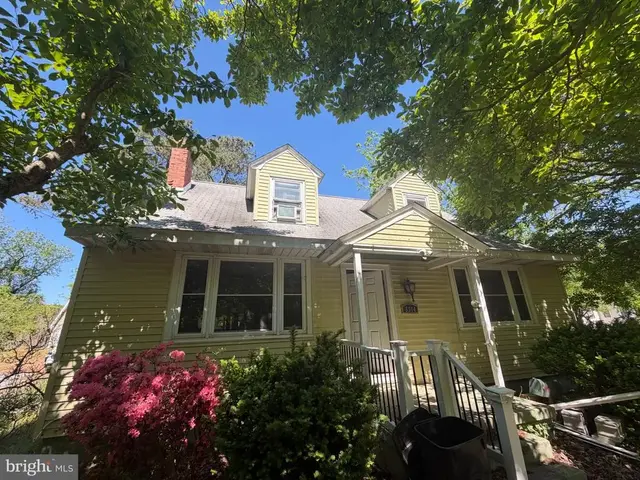 5314 Suburban Dr, Cambridge