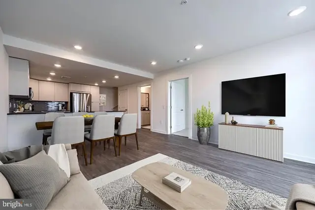 503-29 N Columbus Blvd #townhouse + Den, Philadelphia