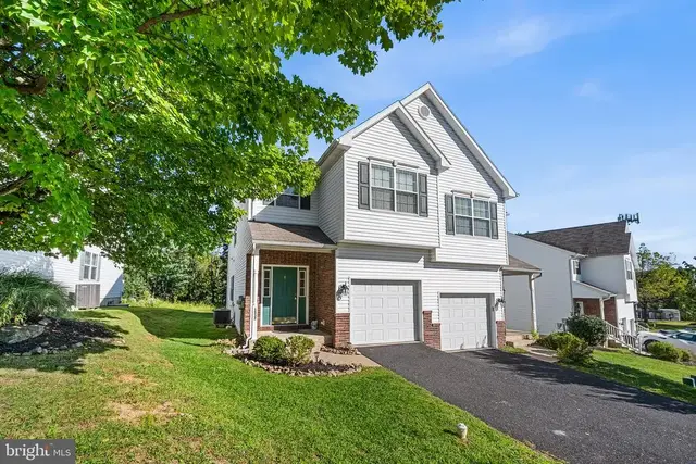 1537 Crest Park Ct, Bethlehem