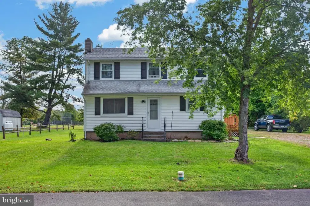 1530 Hilltop Rd, POTTSTOWN