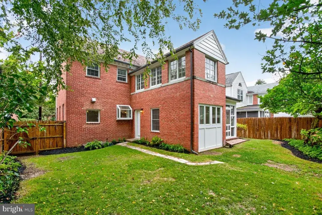 4521 Burlington Pl Nw, WASHINGTON