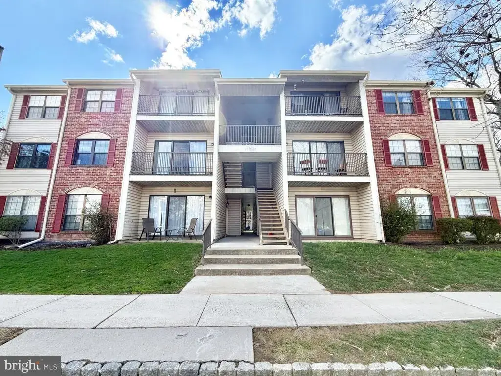 21 Joyner Ct, LAWRENCE TWP
