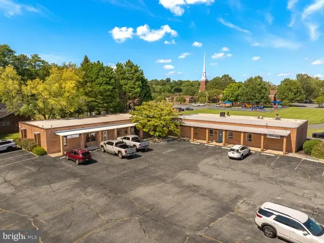 201 Pine Bluff Rd, Salisbury