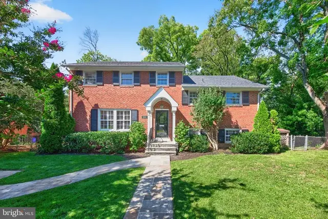 9906 Holmhurst Rd, Bethesda