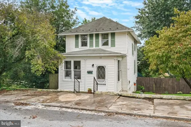 11 E H St, Brunswick