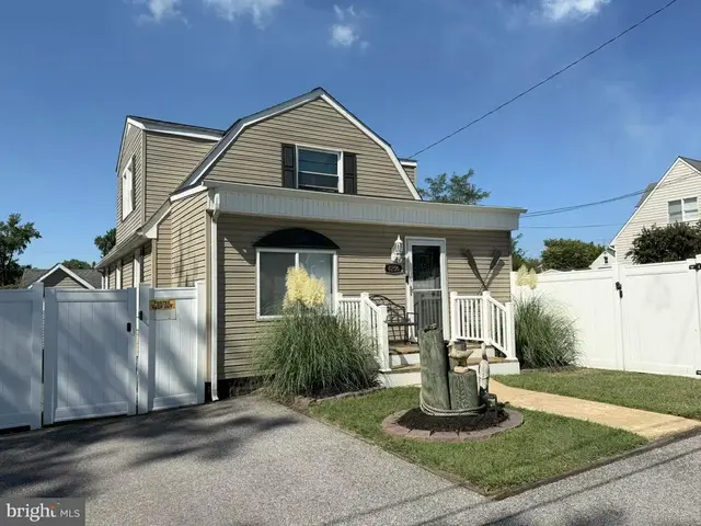 8206 W End Dr W, Orchard Beach