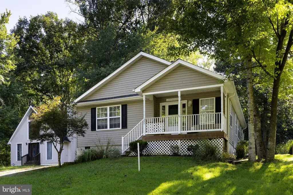 297 Poplar Dr, LOUISA