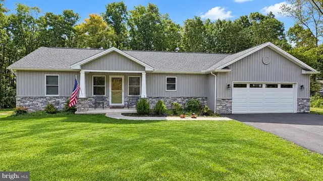 29 Watson Dr, Newport
