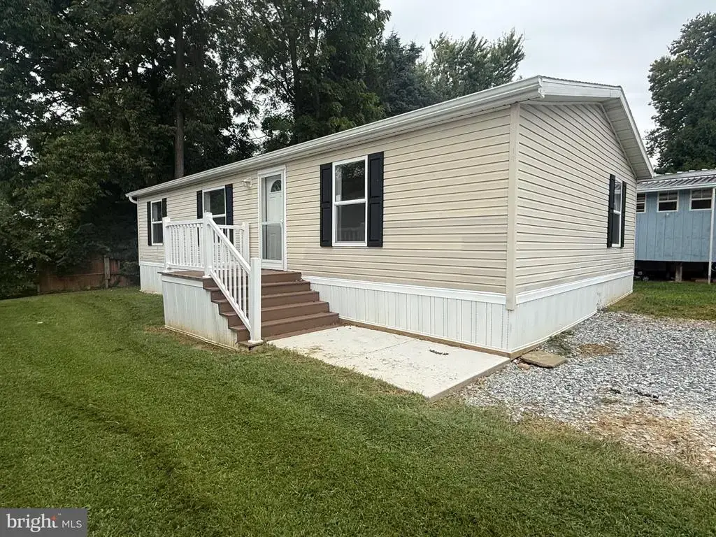 100 Market St #16, BAINBRIDGE