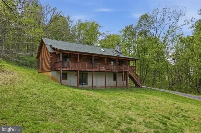 938 Fetchett Rd, Bentonville