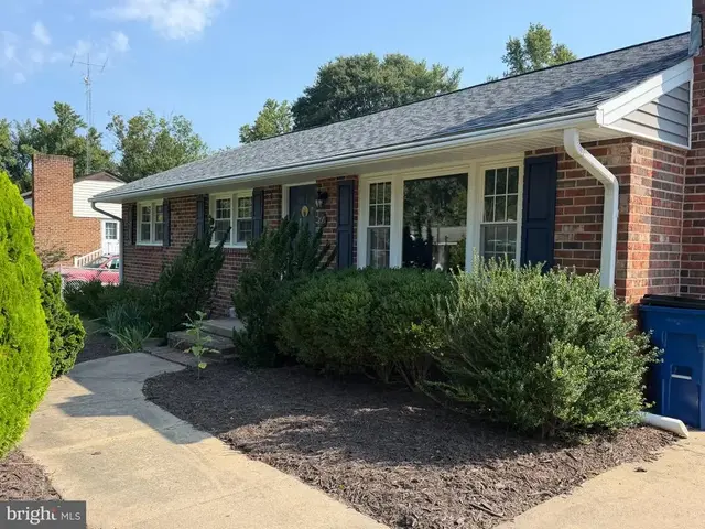 256 Anderson Dr, Fredericksburg