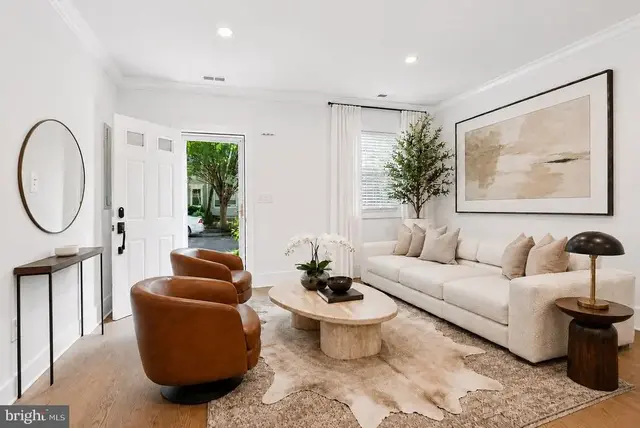 477 Ridge St Nw, Washington