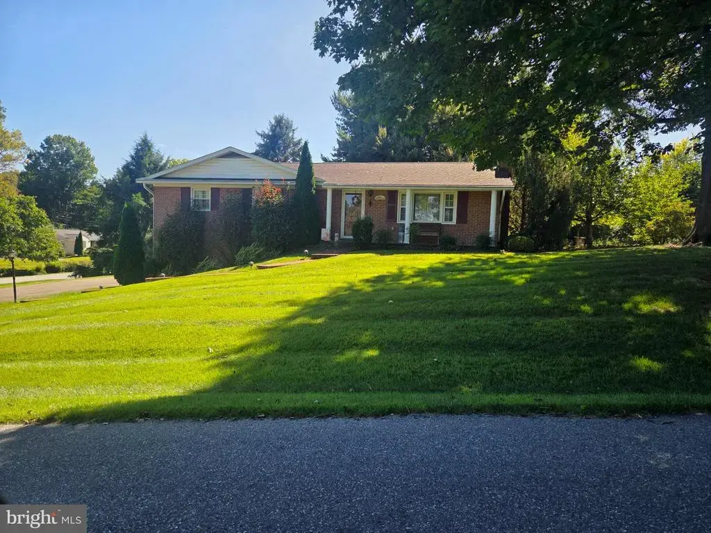 117 Greenwood Dr, HAGERSTOWN