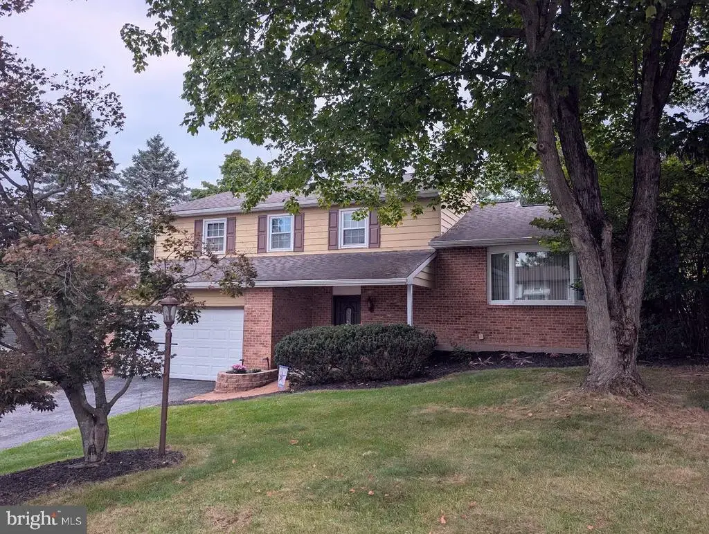 4118 Lisa Dr, HARRISBURG