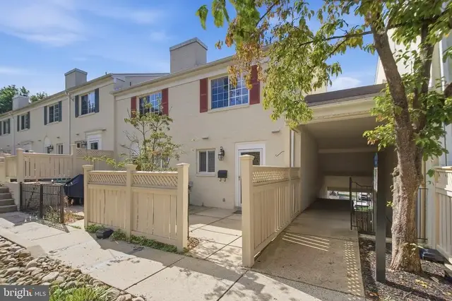1407 N Van Dorn St, Alexandria