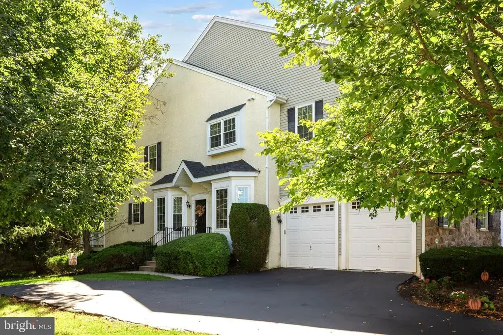 70 Longview Ln, NEWTOWN SQUARE