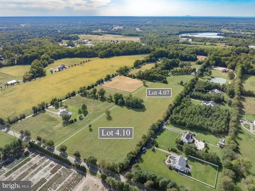 000 Eayrestown Rd #b, MEDFORD