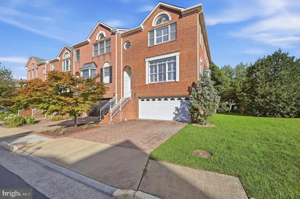 8143 Madrillon Ct, VIENNA