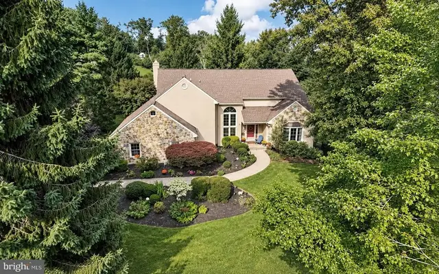 1606 E Glenmont Ln, West Chester