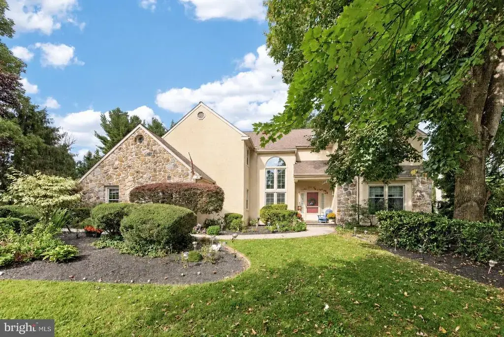 1606 E Glenmont Ln, WEST CHESTER