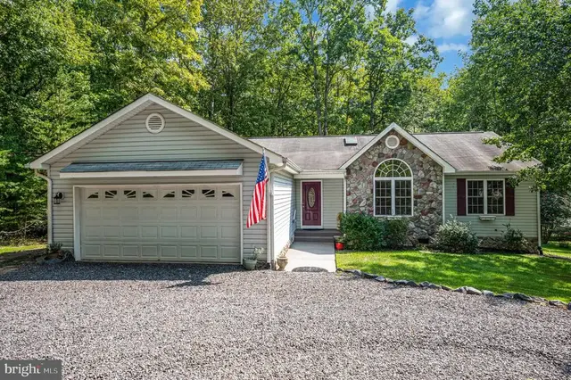 220 Creekside Dr, Locust Grove