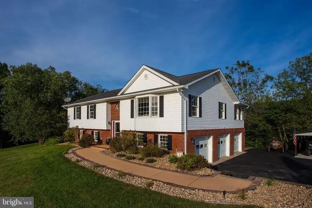 215 Green Hills Ln, NEW MARKET