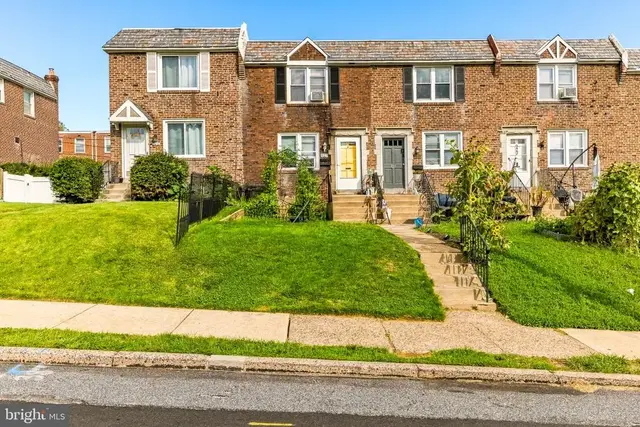 927 Fariston Dr, Drexel Hill