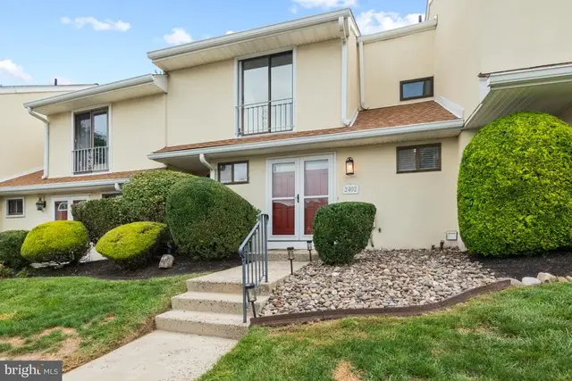 2402 Elm Cir, Lansdale