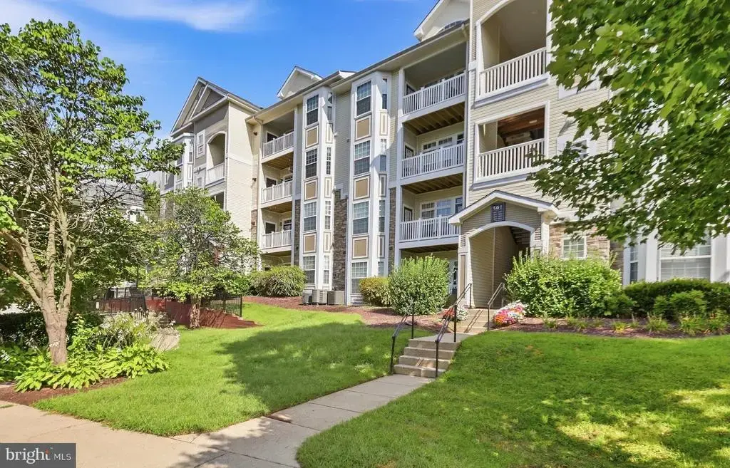 501 Sunset View Ter Se #406, LEESBURG