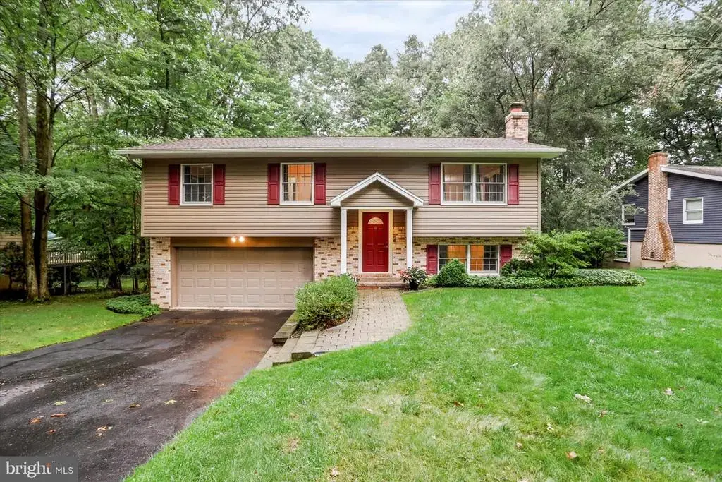 266 Oakley Dr, STATE COLLEGE