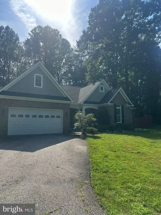 7235 Token Valley Rd, Manassas