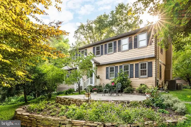 54 N Waterloo Rd, Devon