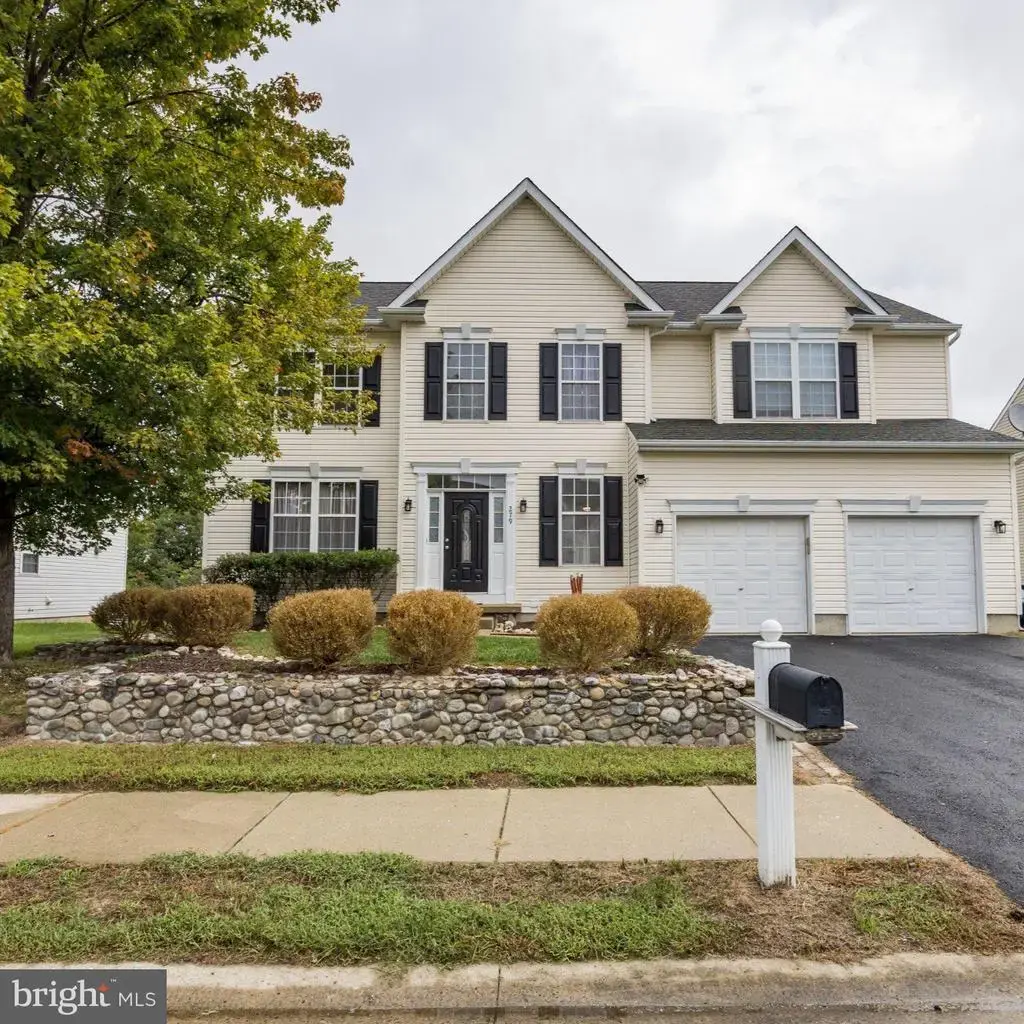 279 Coldwater Dr, CLAYTON