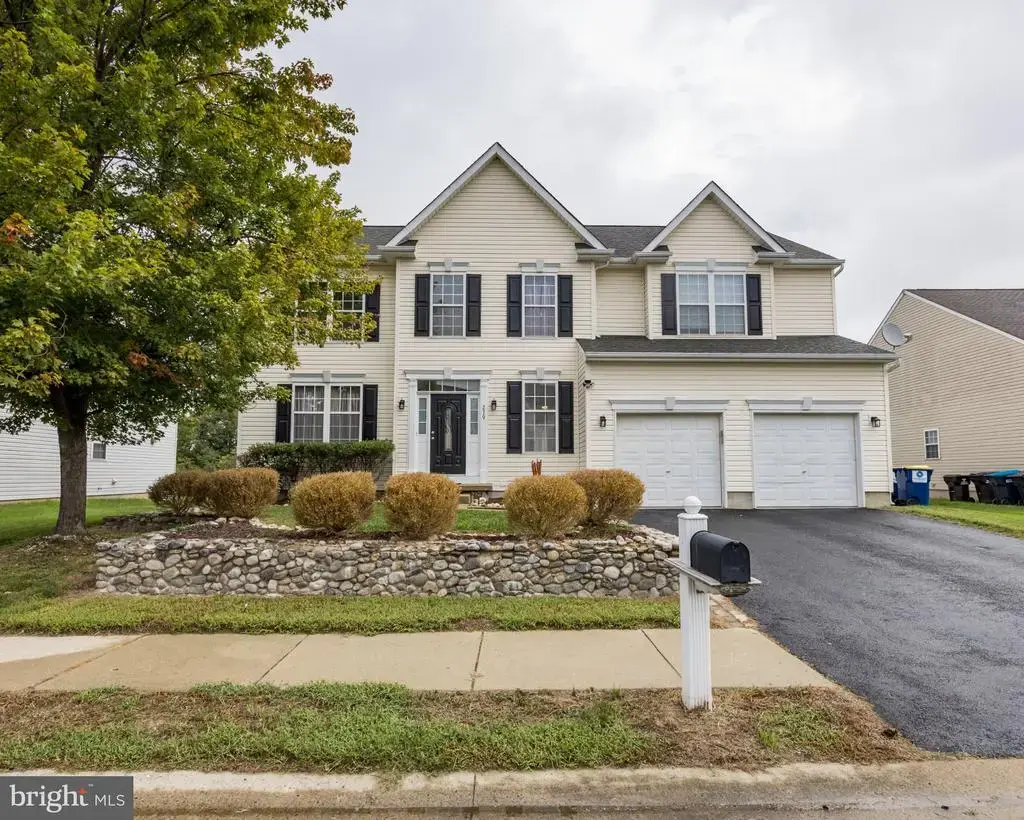 279 Coldwater Dr, CLAYTON