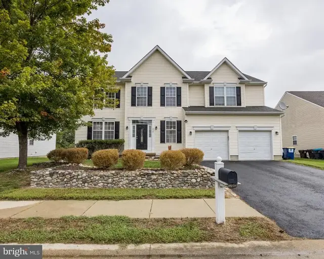 279 Coldwater Dr, Clayton