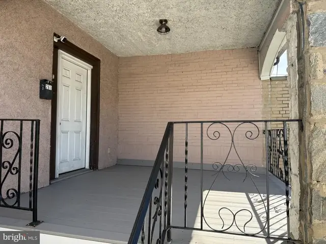 261 Long Ln, Upper Darby