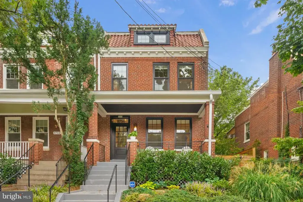 3714 Garfield St Nw, WASHINGTON