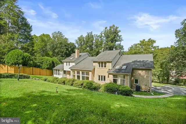 10320 Glen Rd, Potomac
