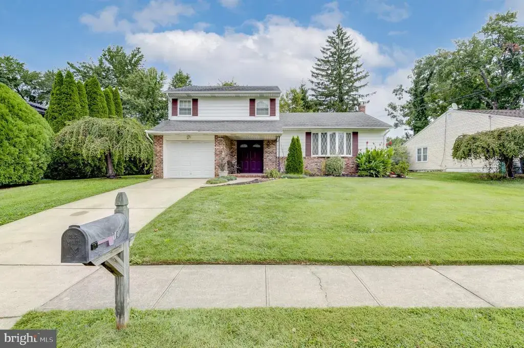 10 Pasadena Dr, HAMILTON