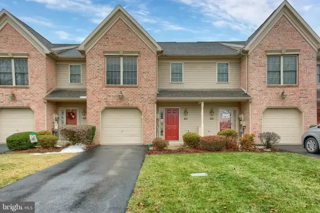 344 Stonehedge Ln, Mechanicsburg