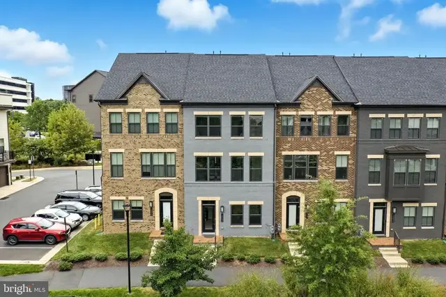 13220 Lake Waterview Way, Herndon