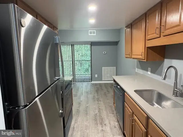 11631 Stoneview Sq #21c, Reston