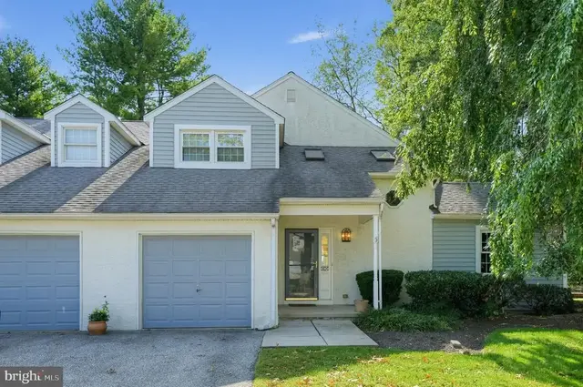 97 Hunters Run, Newtown Square