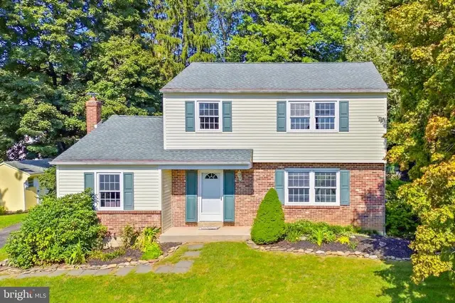 497 Stewart Dr, West Chester