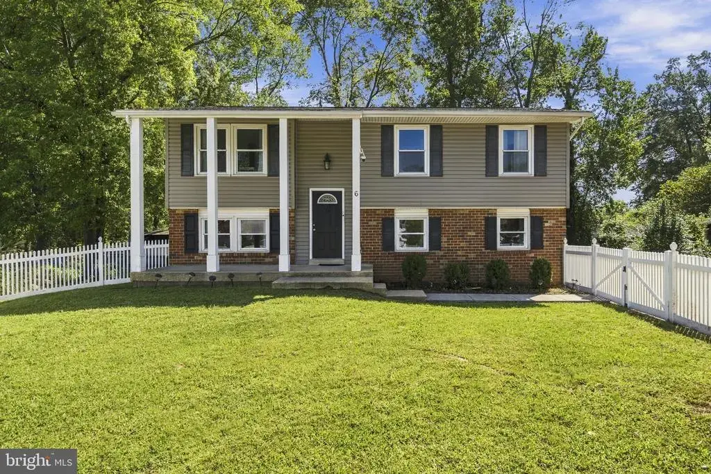 6 Stratford Ct, WALDORF