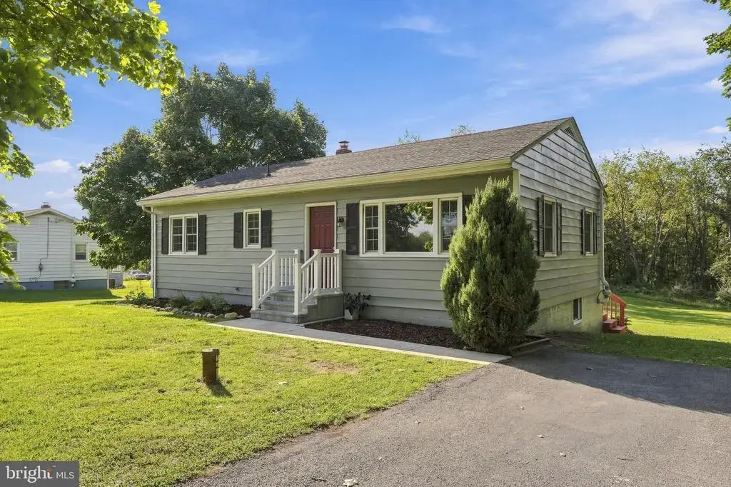 2016 Eagle School Rd, MARTINSBURG
