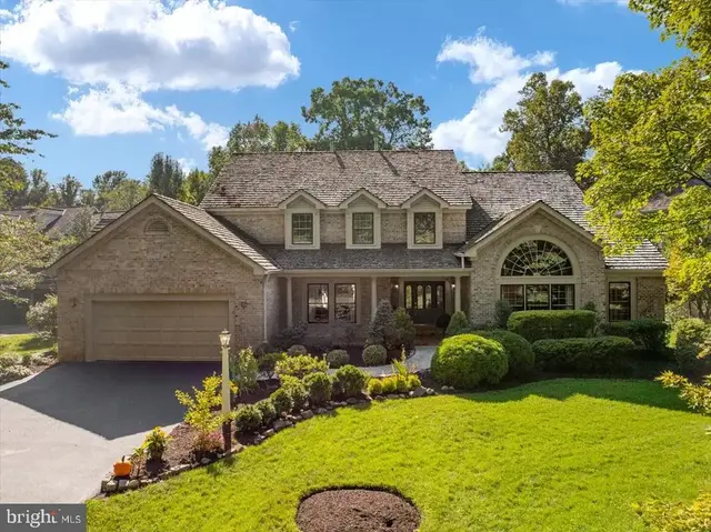 1358 Lake Forest Ct, Reston